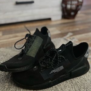 2019
NMD_R1 V2 'Triple Black